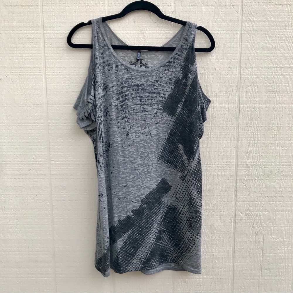 Buffalo Cold Shoulder Graphic Tee